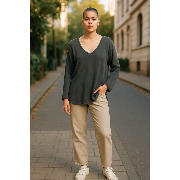 Free People Gray Asymmetrical Hem Long Sleeve Top Size Large Tunic Hi-Low - Picture 1 of 8